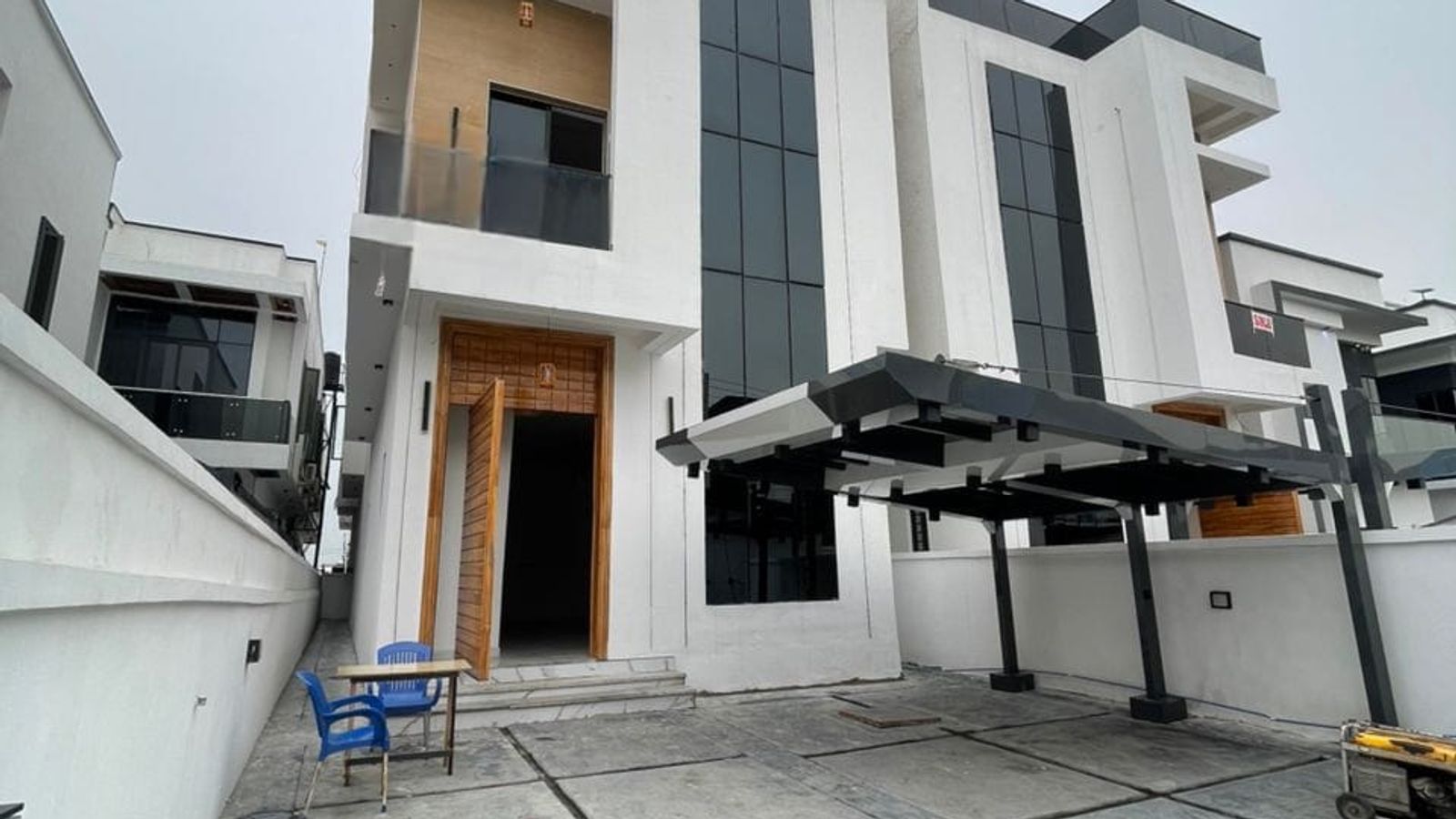 5 Bedroom Fully Detached Duplex