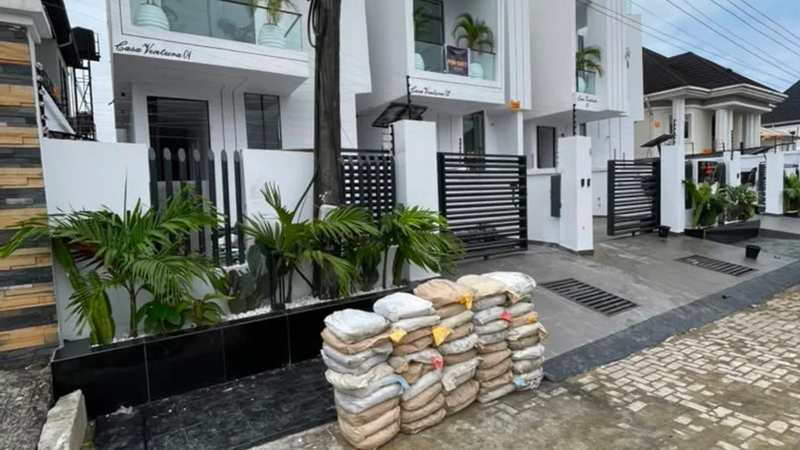 5 Bedroom Fully Detached Duplex