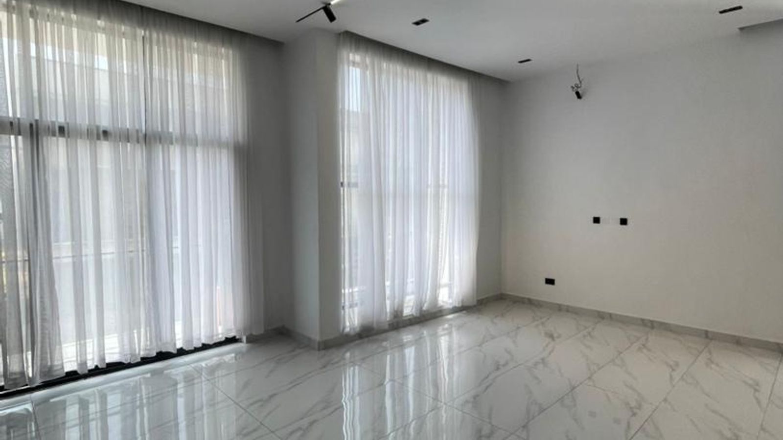 5 Bedroom Fully Detached Duplex