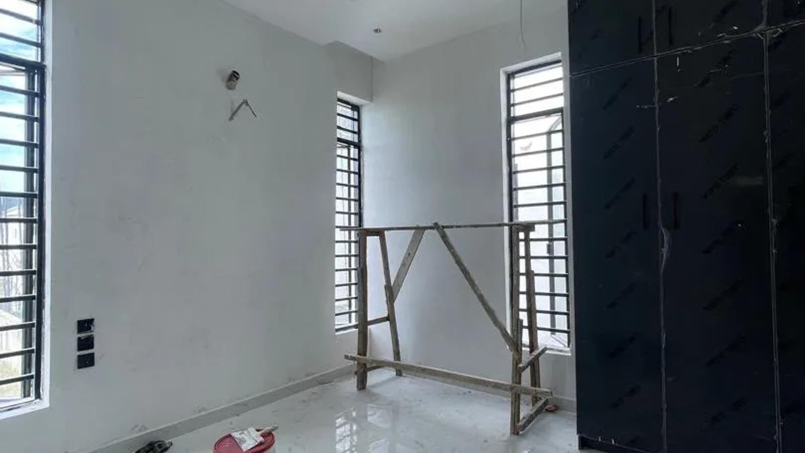 5 Bedroom Fully Detached Duplex