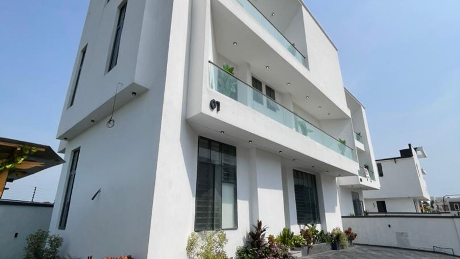 6 Bedroom