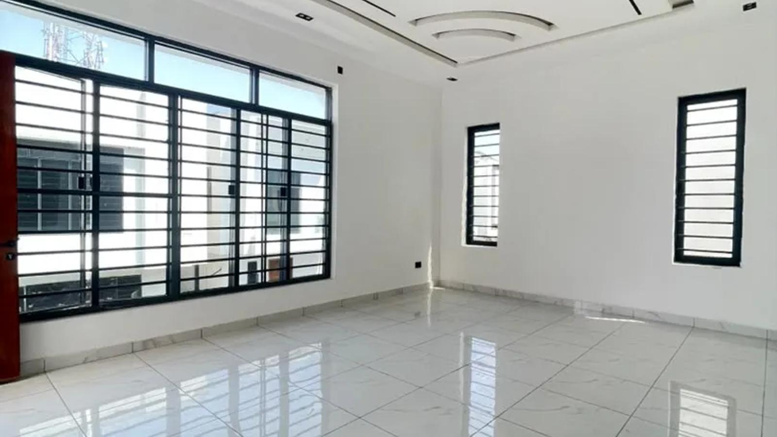 5 Bedroom Fully Detached Duplex