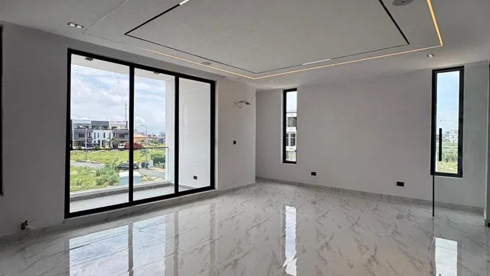 5 Bedroom Fully Detached Duplex