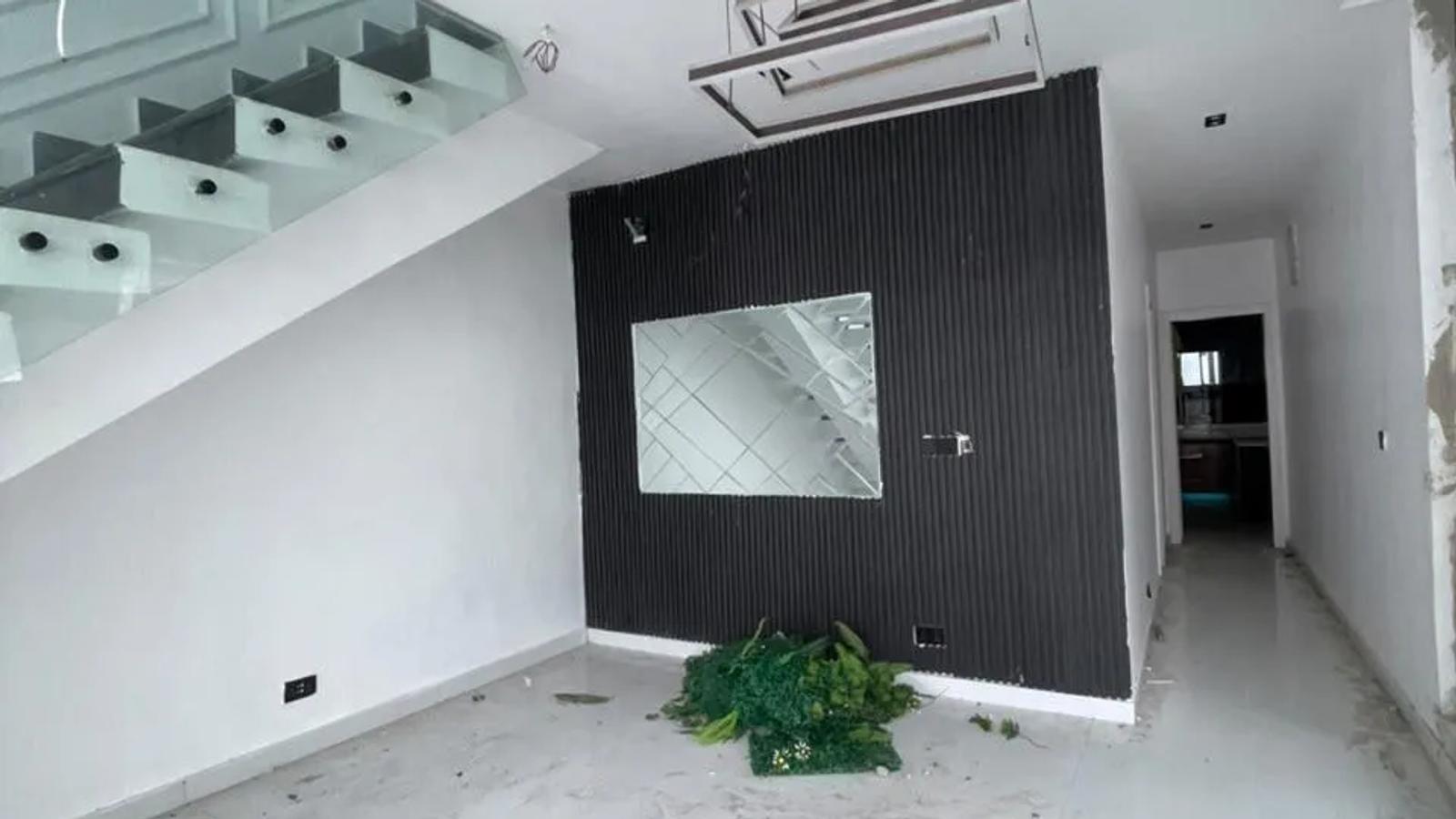 5 Bedroom Fully Detached Duplex