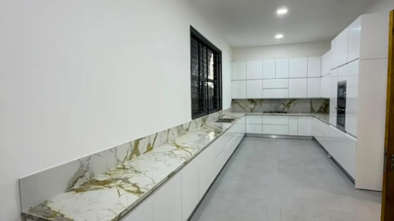 5 Bedroom Fully Detached Duplex