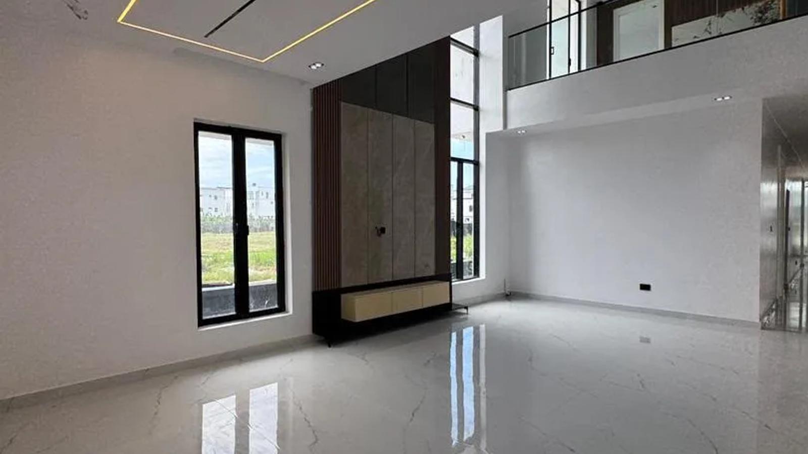 5 Bedroom Fully Detached Duplex