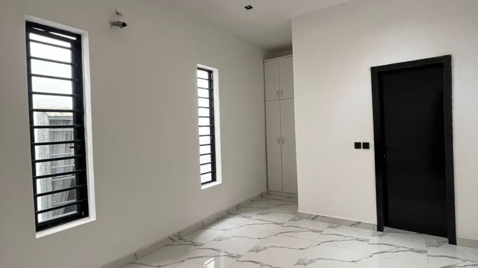 5 Bedroom Fully Detached Duplex