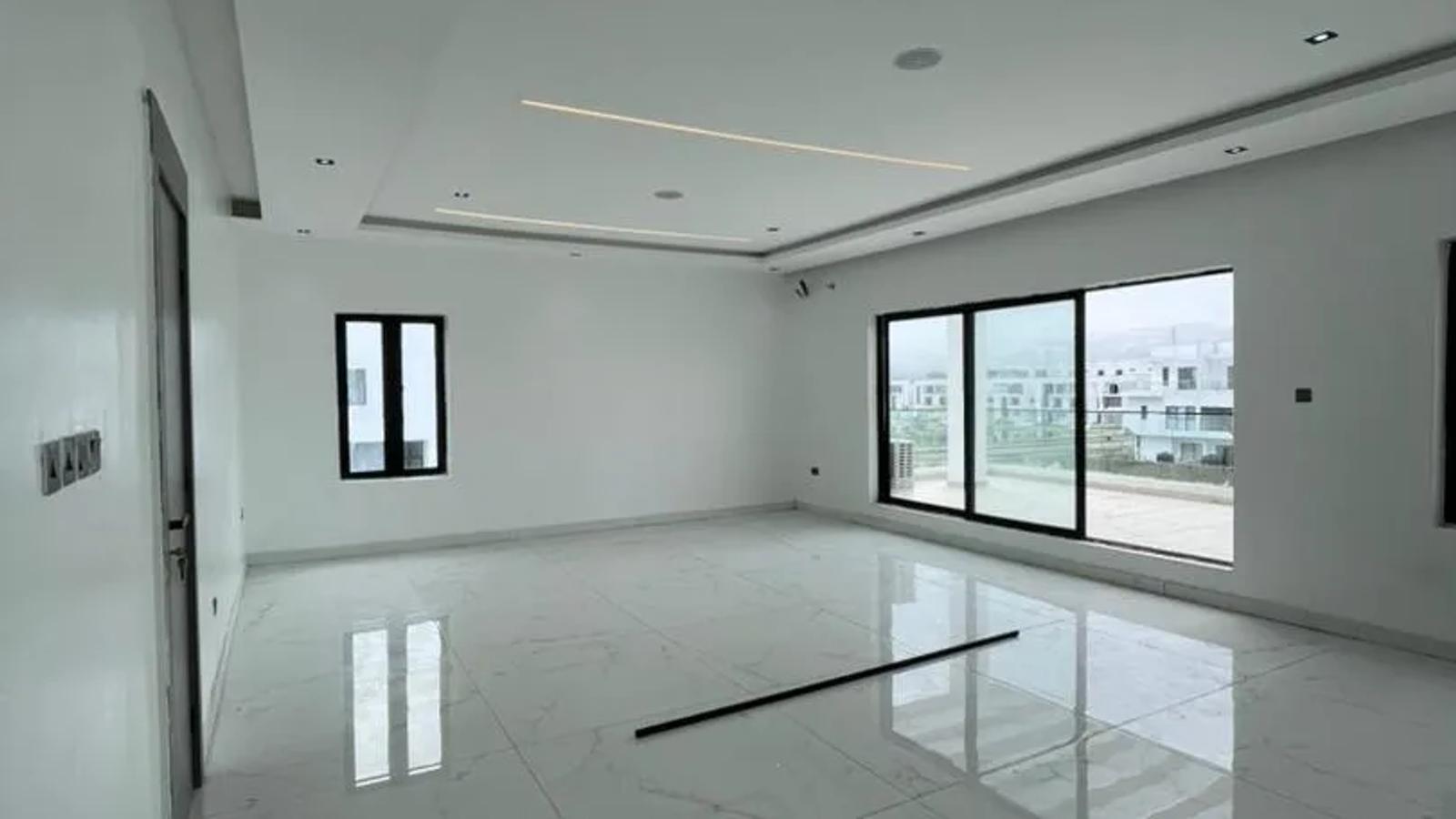 7 Bedroom Fully Detached Duplex