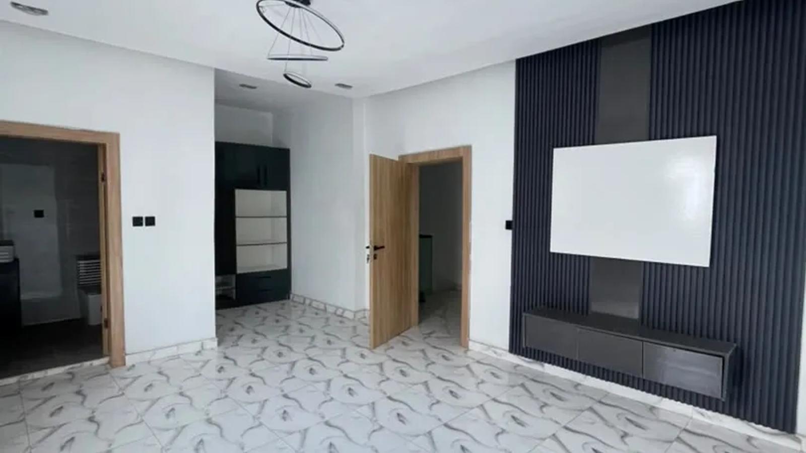 3 BEDROOM TERRACE DUPLEX WITH BQ