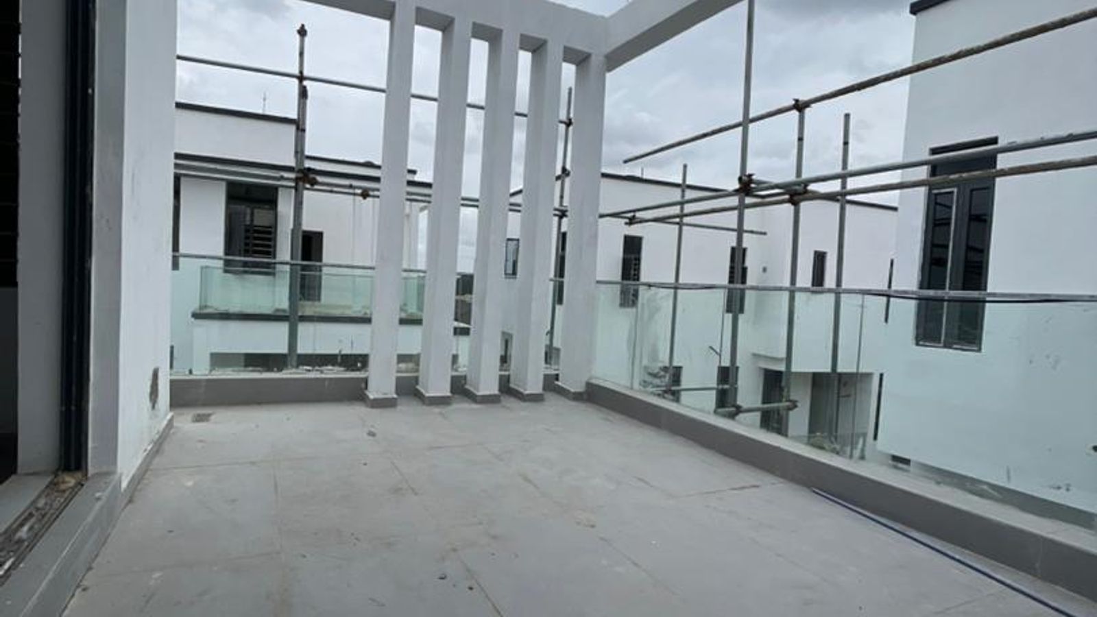 5 Bedroom Fully Detached Duplex