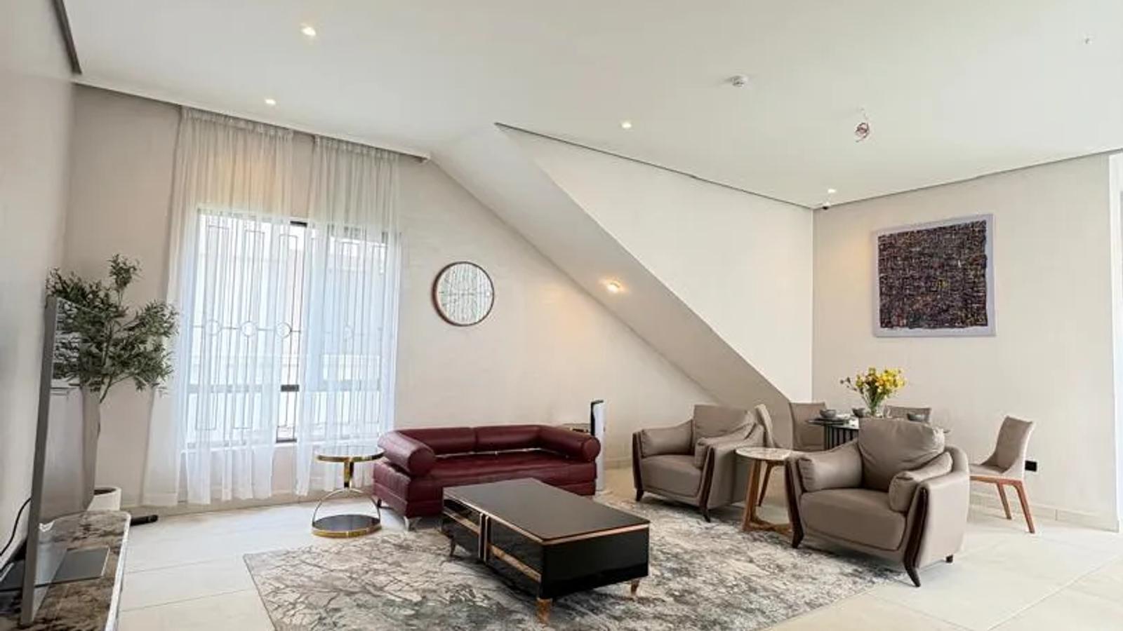 5 Bedroom Fully Detached Duplex