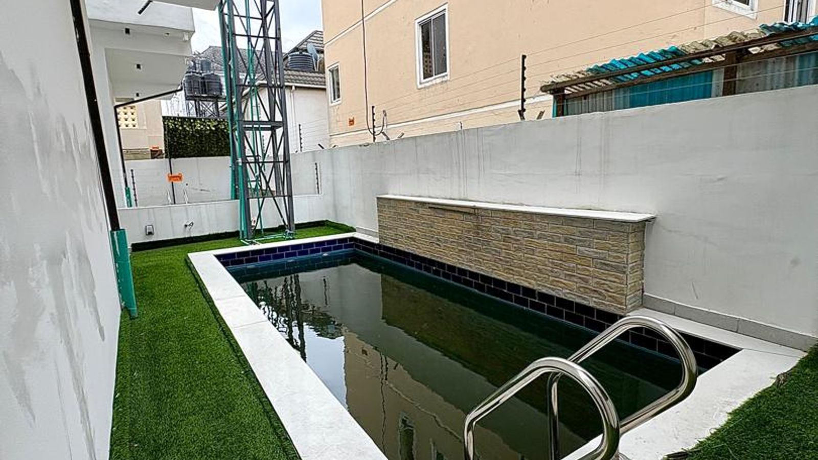 5 Bedroom Fully Detached Duplex