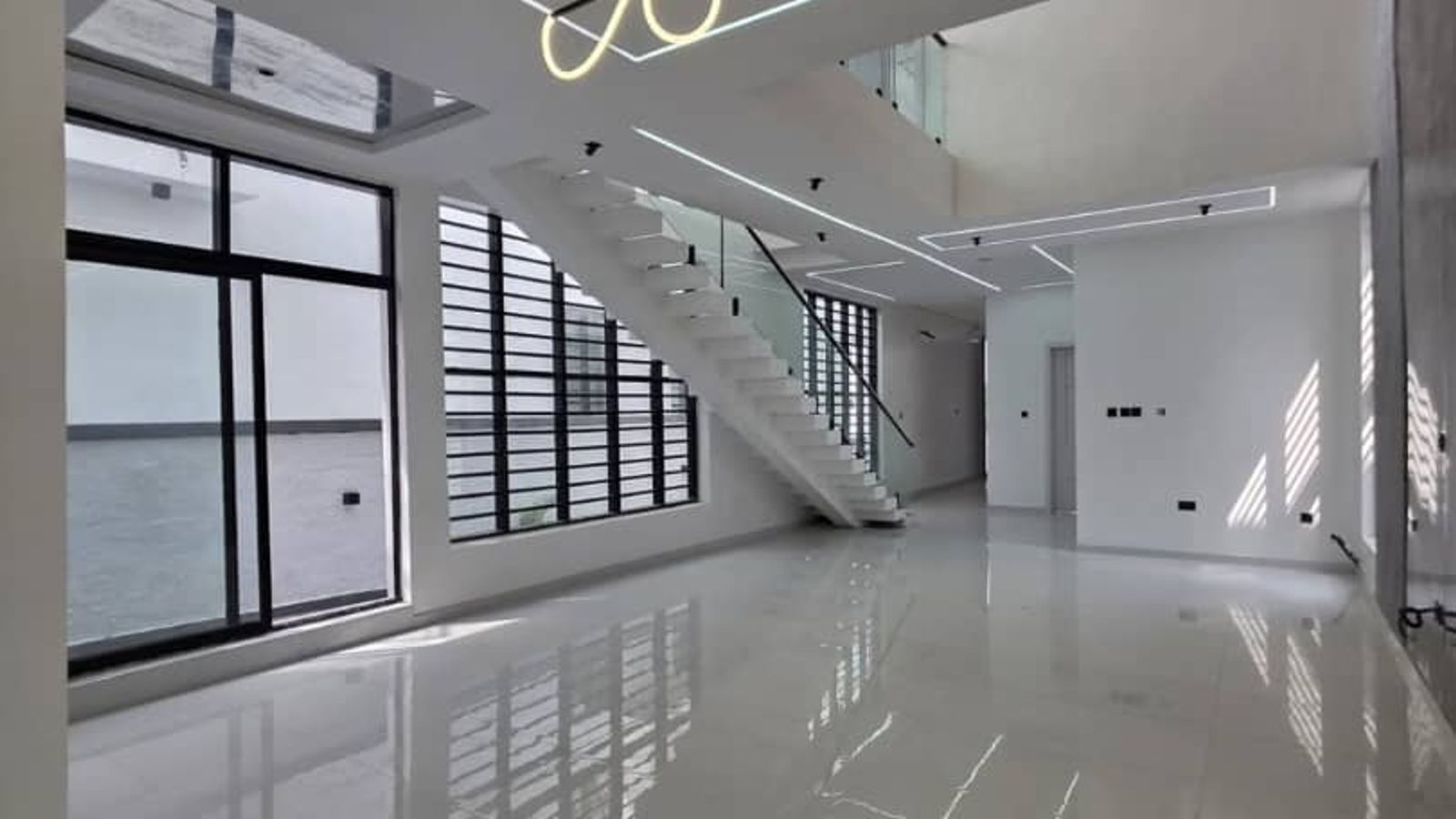 5 Bedroom Fully Detached Duplex
