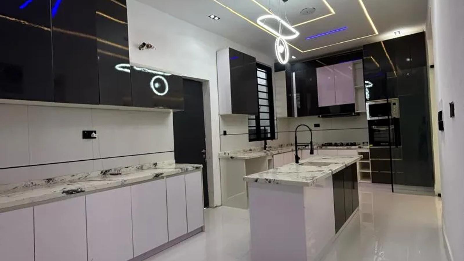5 Bedroom Fully Detached Duplex
