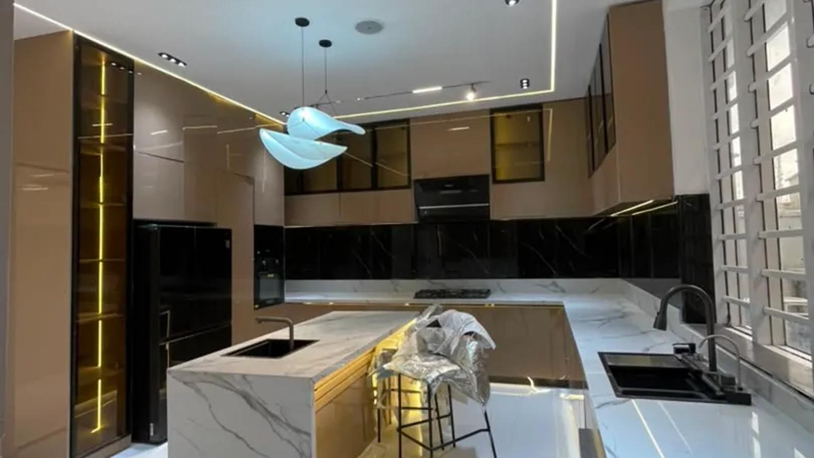 5 Bedroom Fully Detached Duplex
