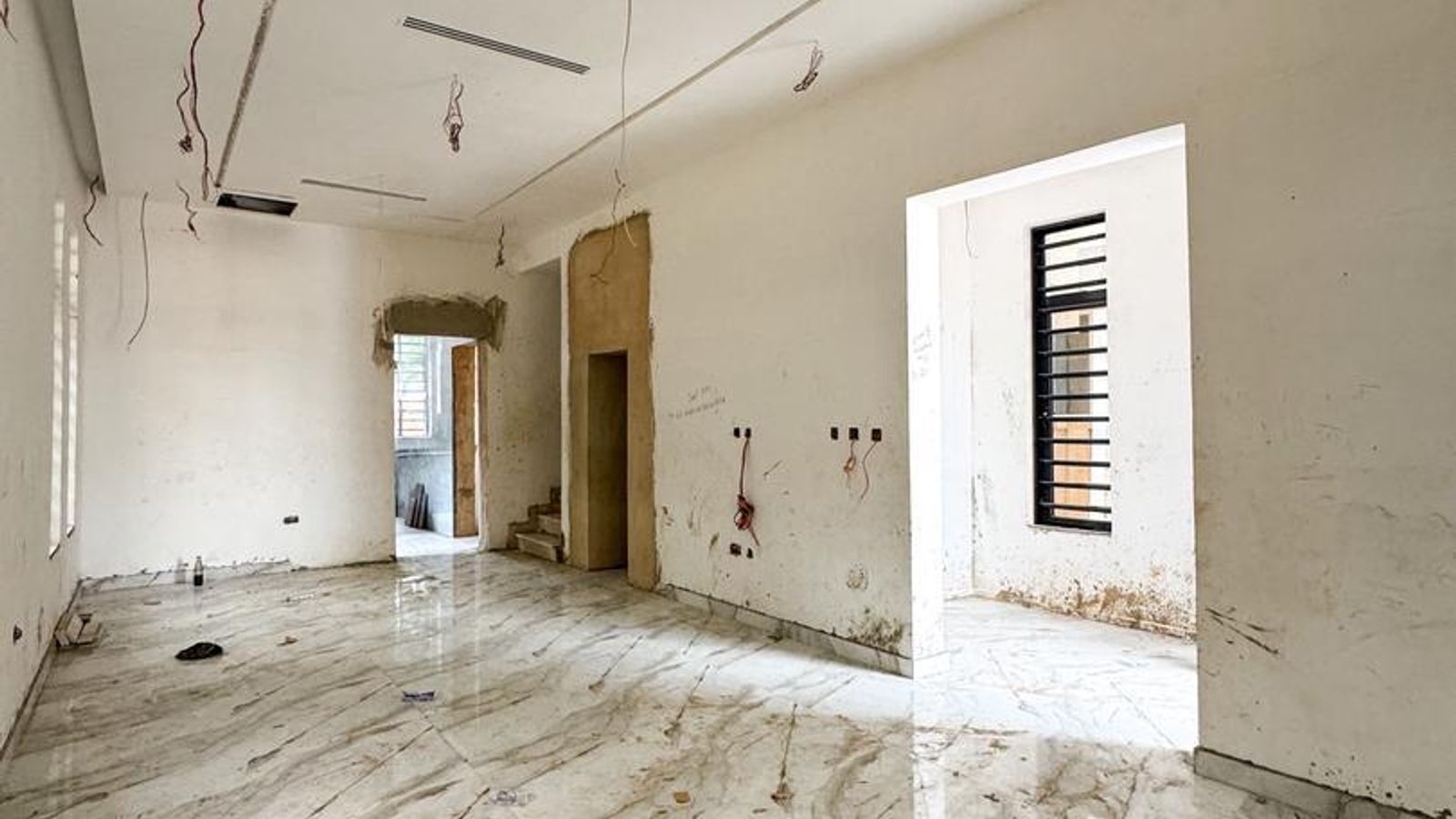 6 Bedroom Fully Detached Duplex