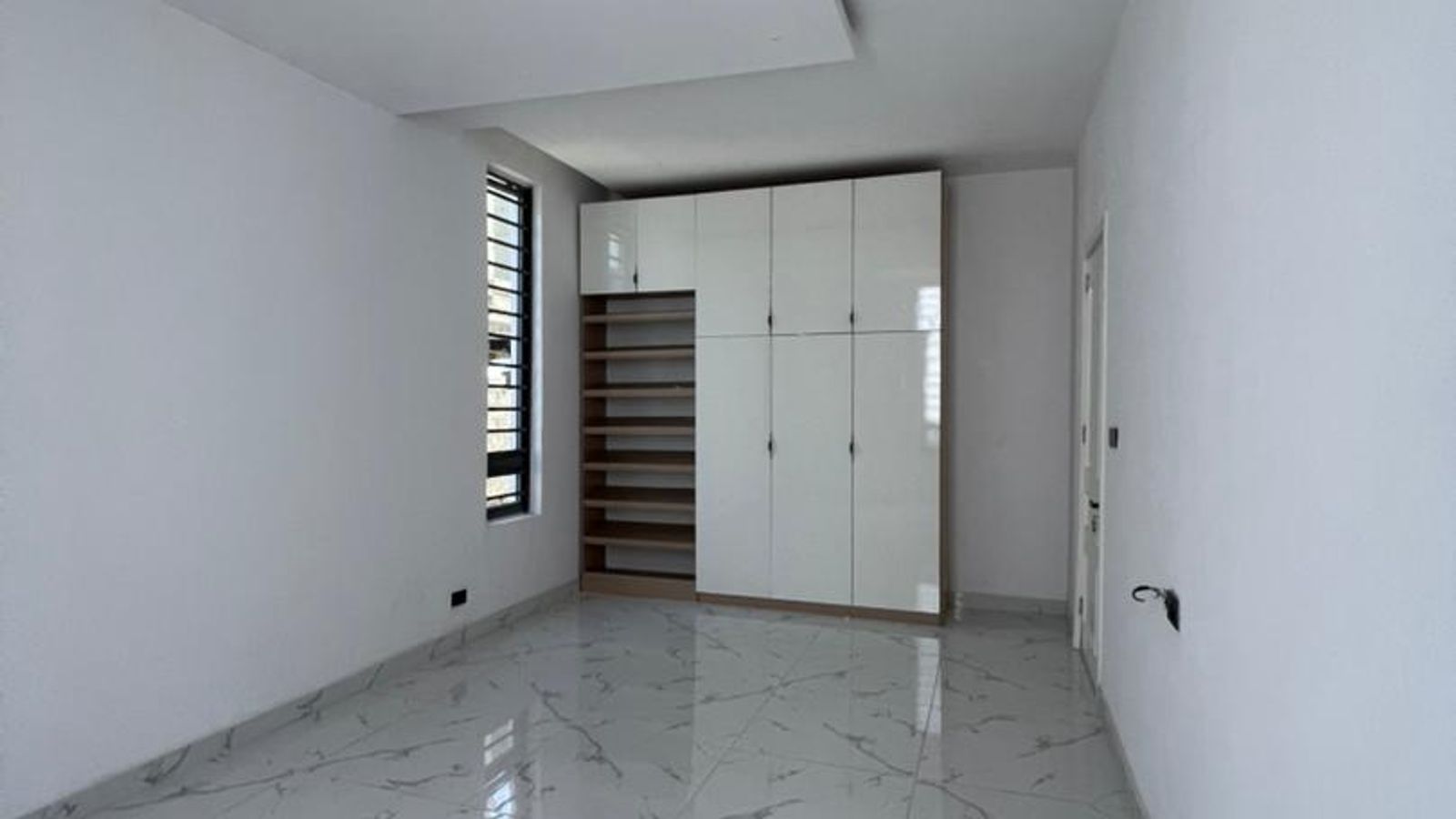 5 Bedroom Fully Detached Duplex