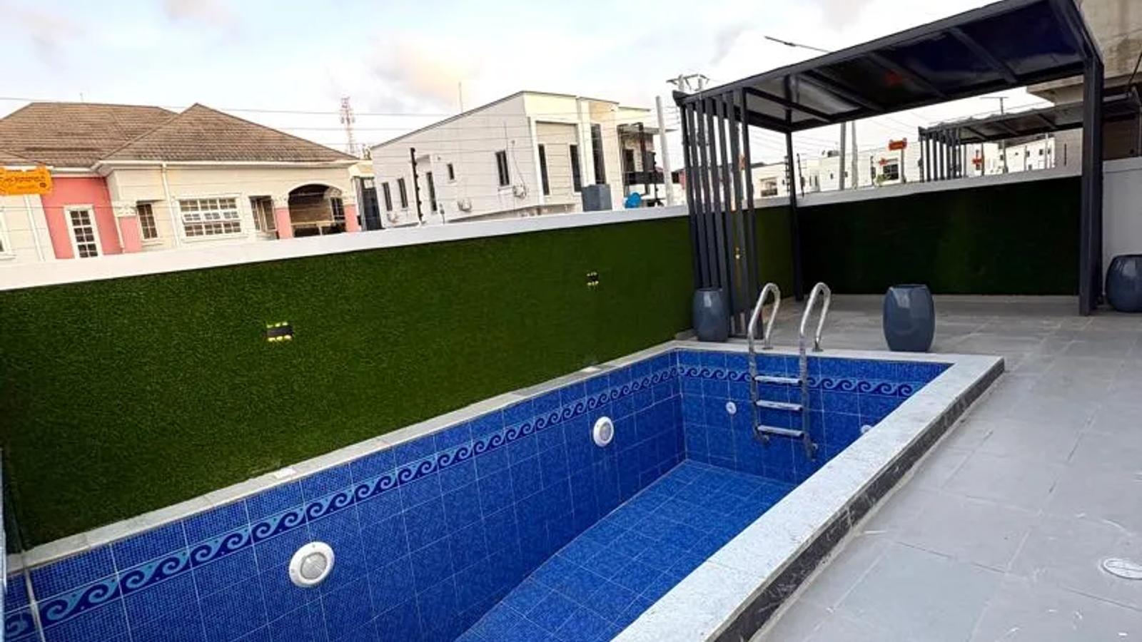 5 Bedroom Fully Detached Duplex