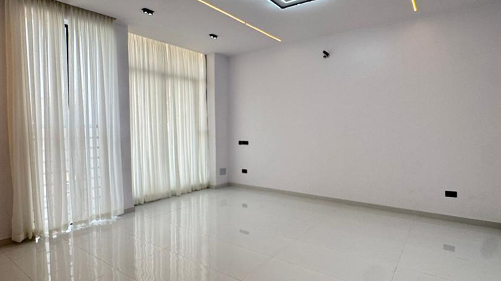 5 Bedroom Fully Detached Duplex