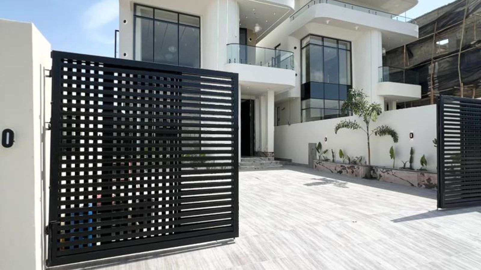 5 Bedroom Fully Detached Duplex