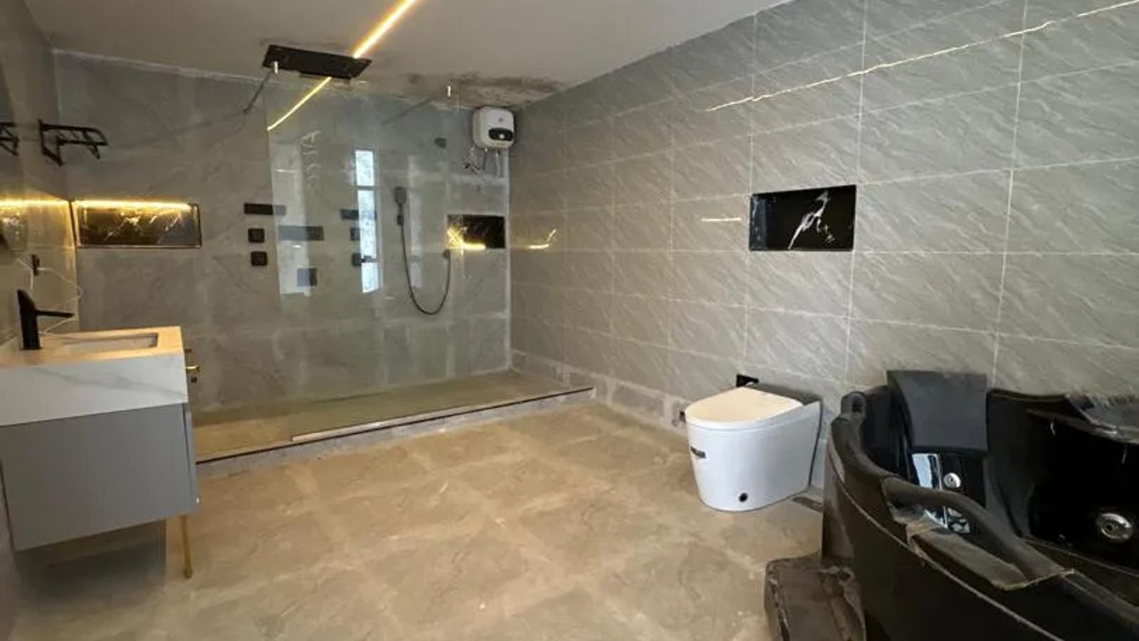 5 Bedroom Fully Detached Duplex