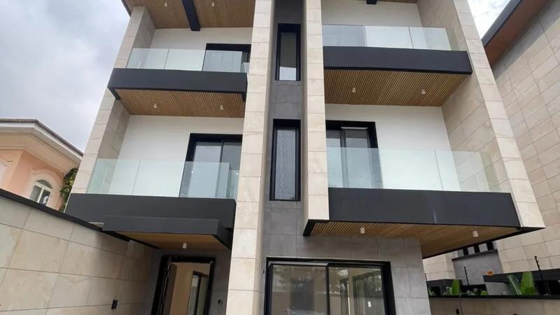 5 Bedroom Fully Detached Duplex