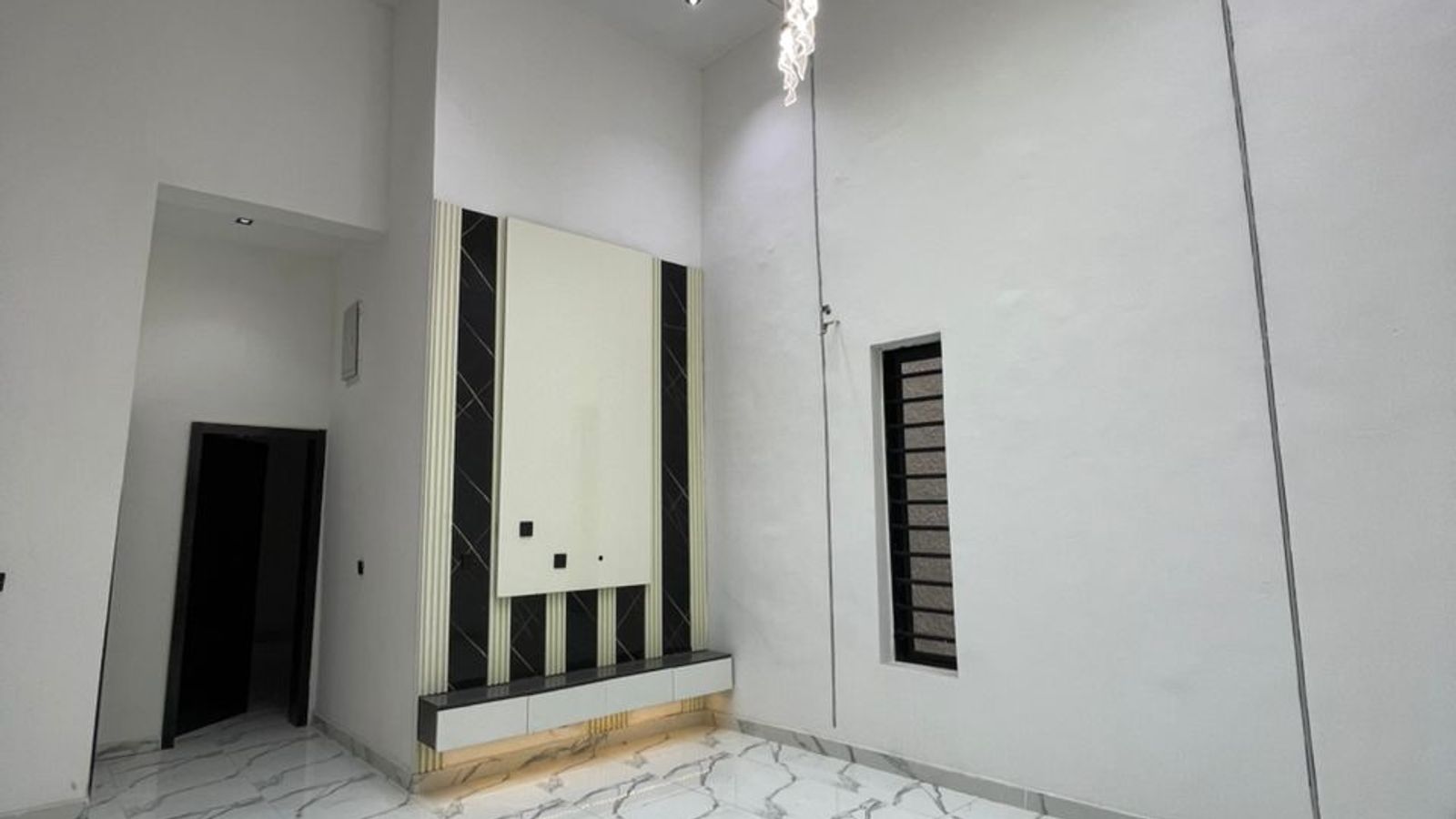 5 Bedroom Fully Detached Duplex