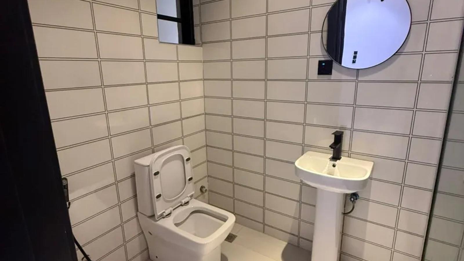 5 Bedroom Fully Detached Duplex