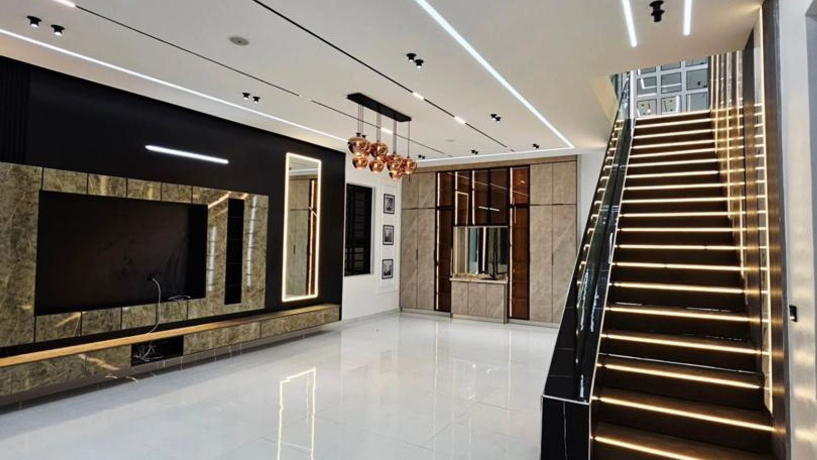 5 Bedroom Fully Detached Duplex