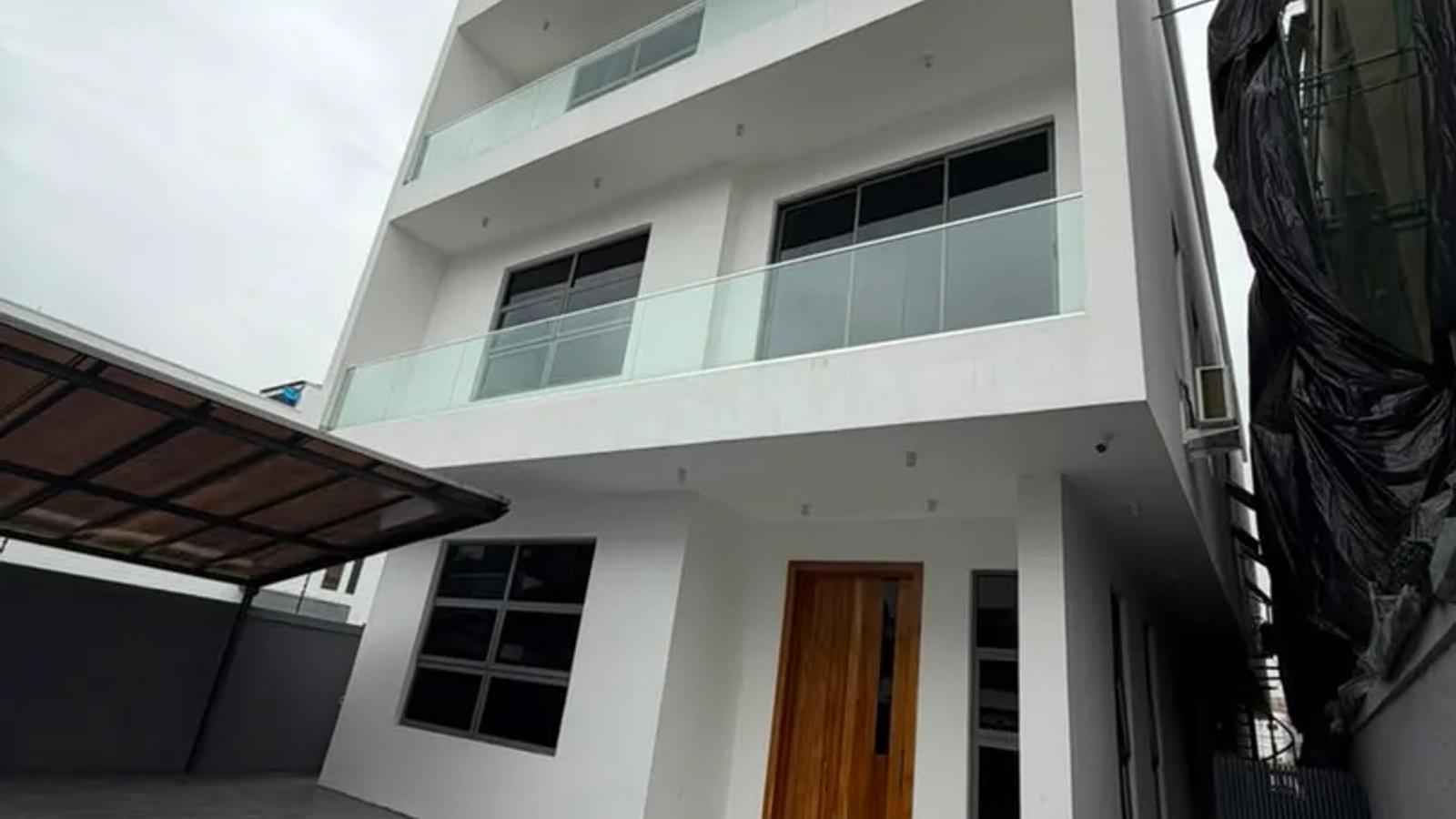 5 Bedroom Fully Detached Duplex