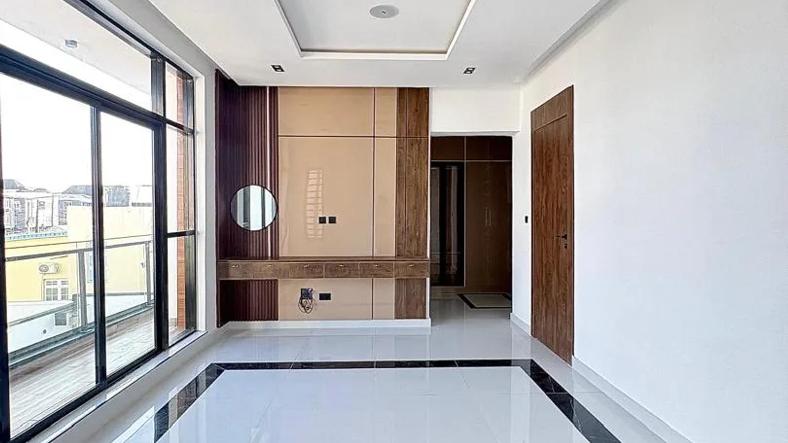 5 Bedroom Fully Detached Duplex
