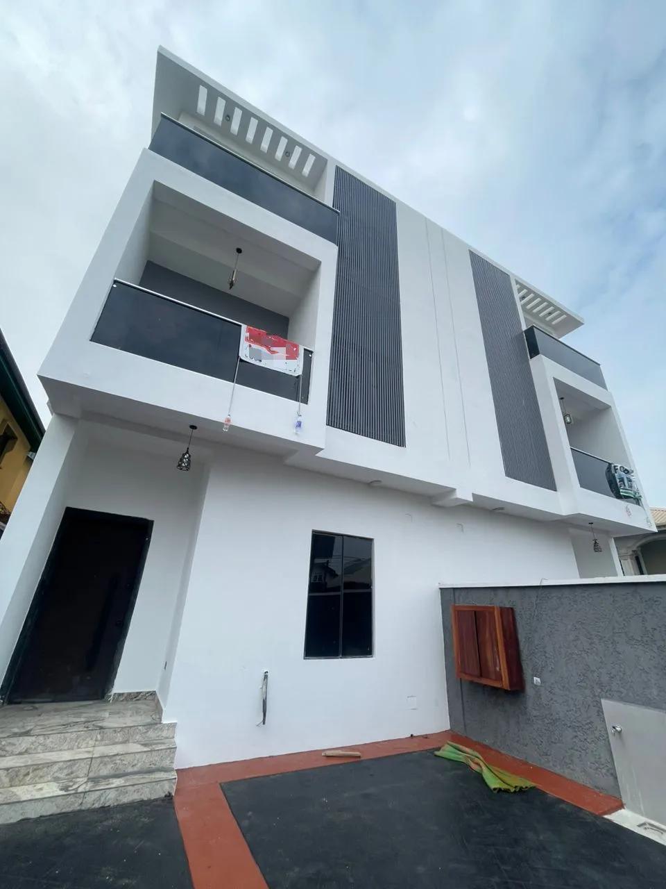 4 BEDROOM SEMI-DETACHED DUPLEX