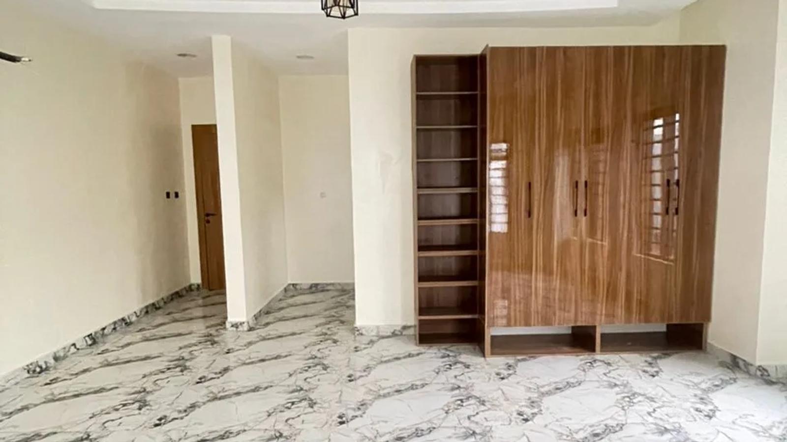 4 BEDROOM SEMI-DETACHED DUPLEX