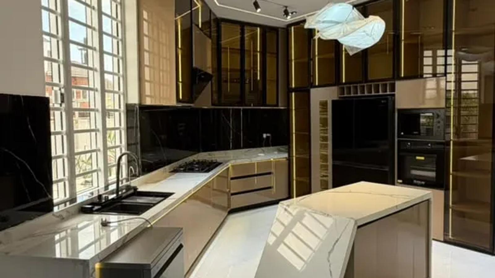 5 Bedroom Fully Detached Duplex