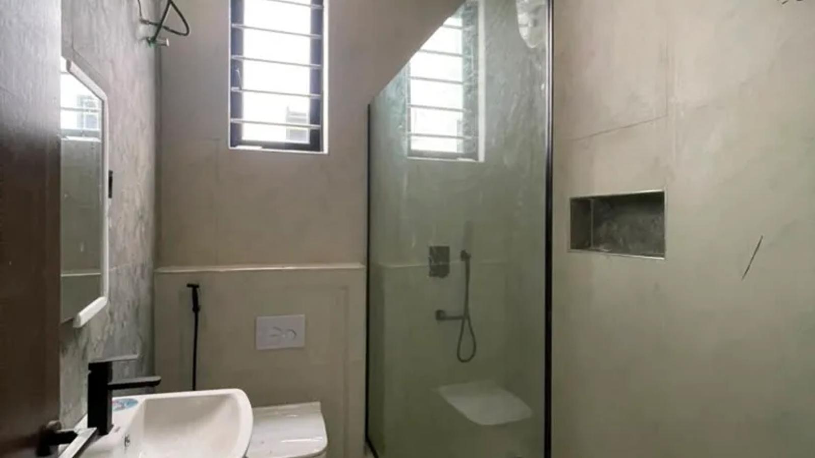 5 Bedroom Fully Detached Duplex