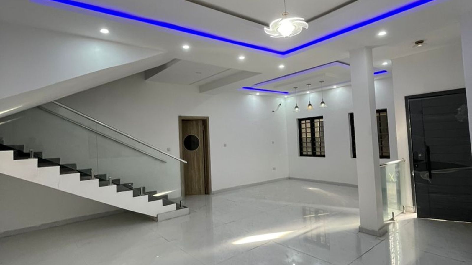 5 Bedroom Fully Detached Duplex