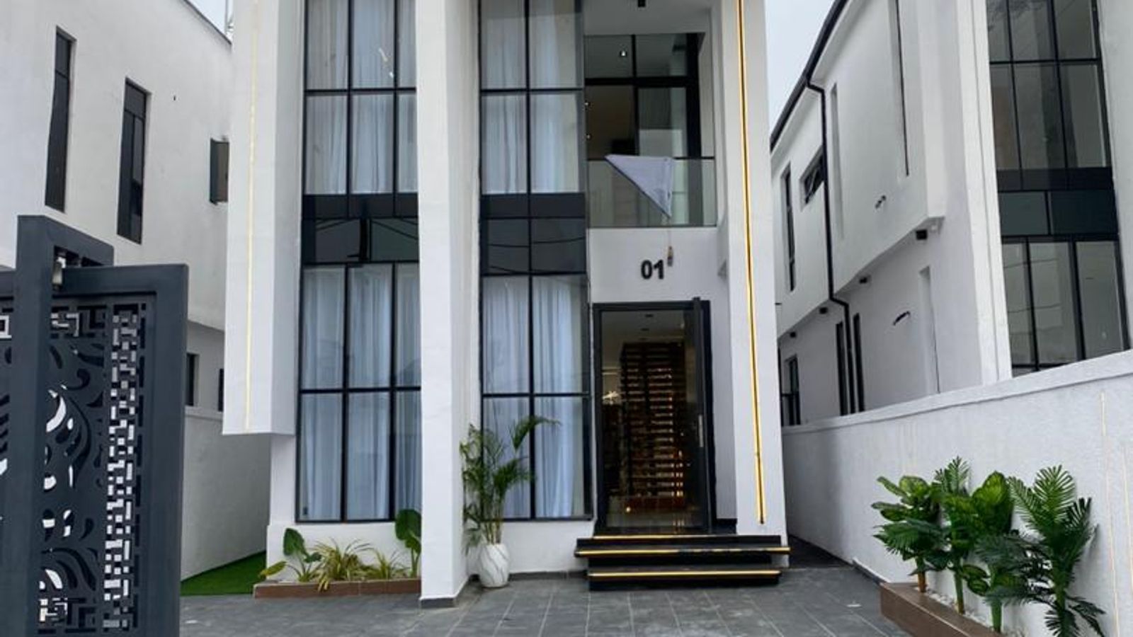 5 Bedroom Fully Detached Duplex
