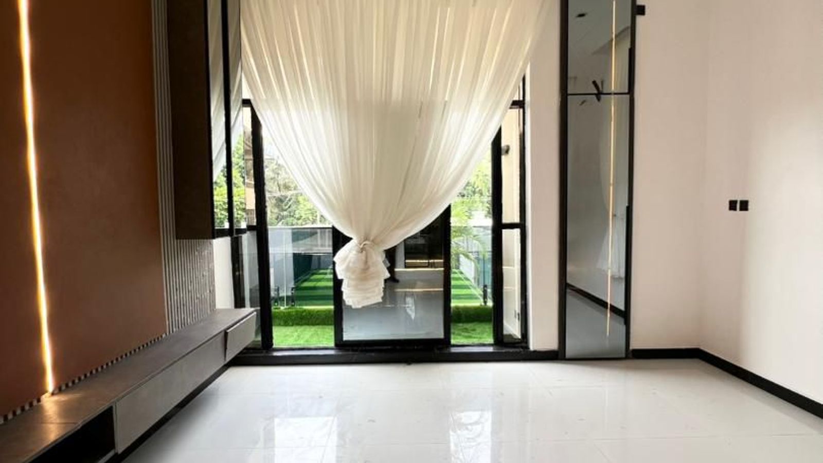5 Bedroom Duplex