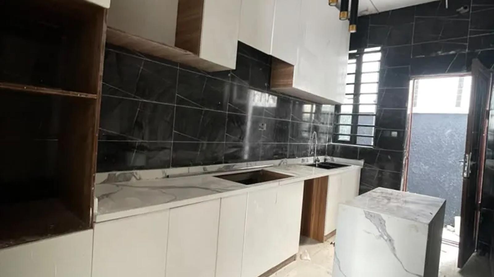 3 BEDROOM TERRACE DUPLEX