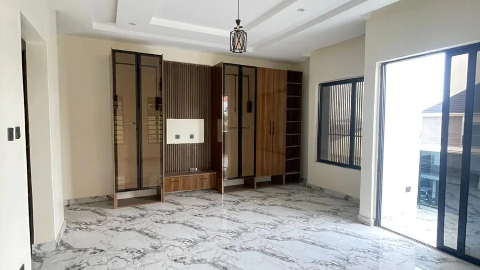 4 BEDROOM SEMI-DETACHED DUPLEX