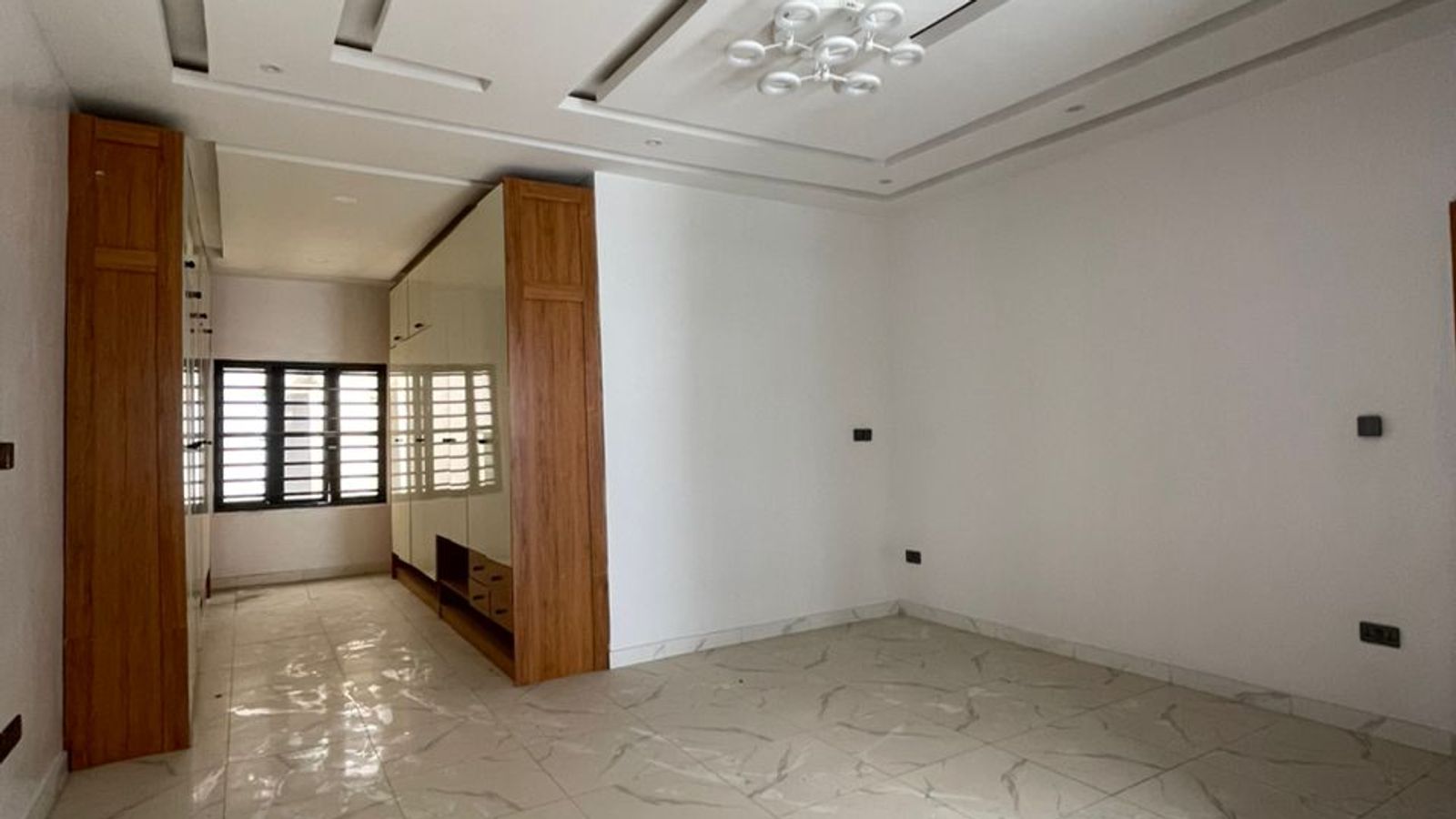 5 Bedroom Semi Detached Duplex
