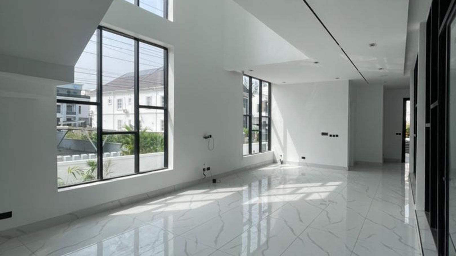 5 Bedroom Fully Detached Duplex