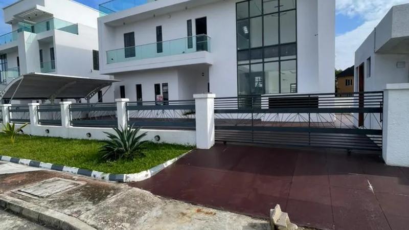 5 Bedroom Fully Detached Duplex