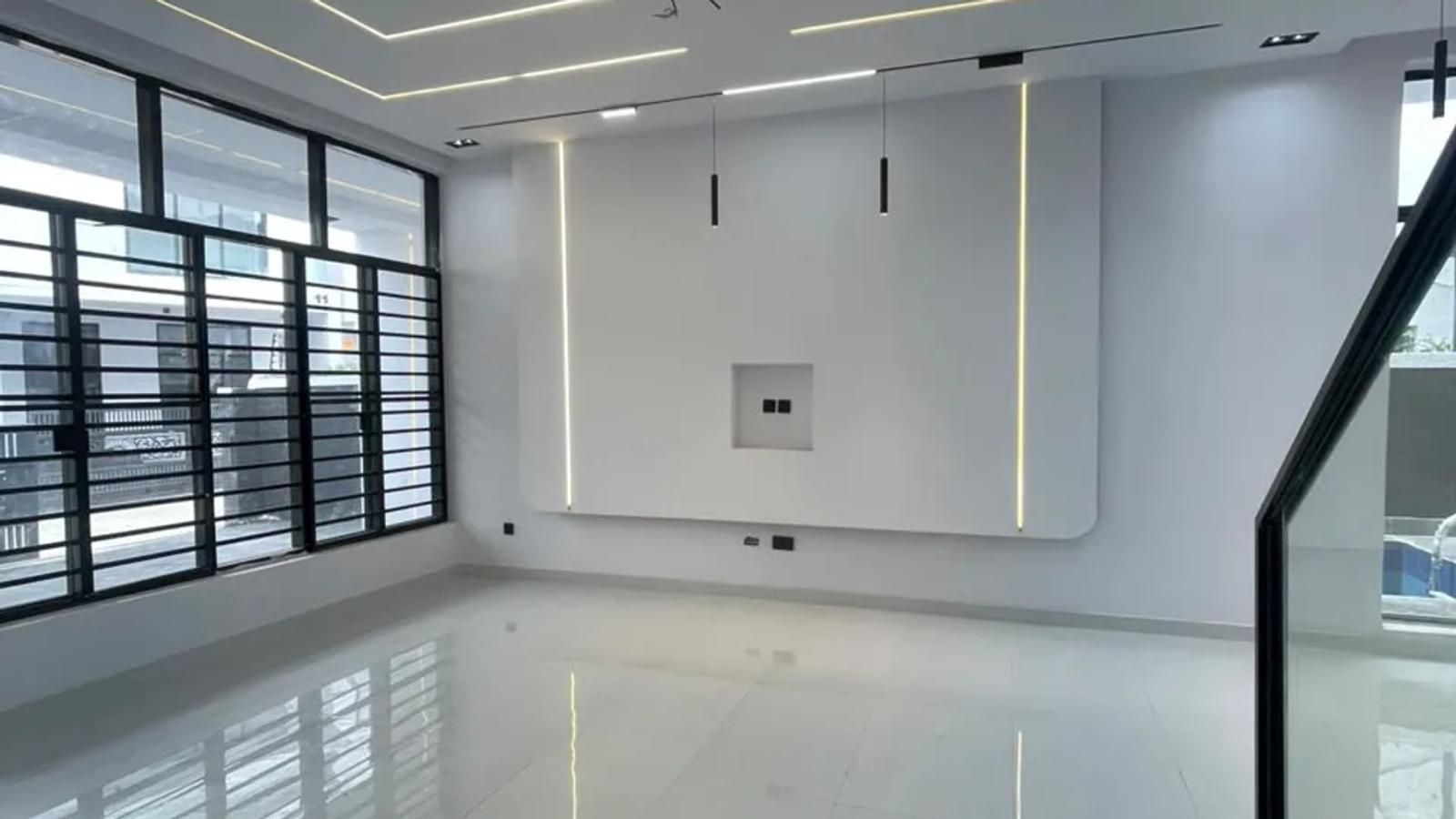 5 Bedroom Fully Detached Duplex