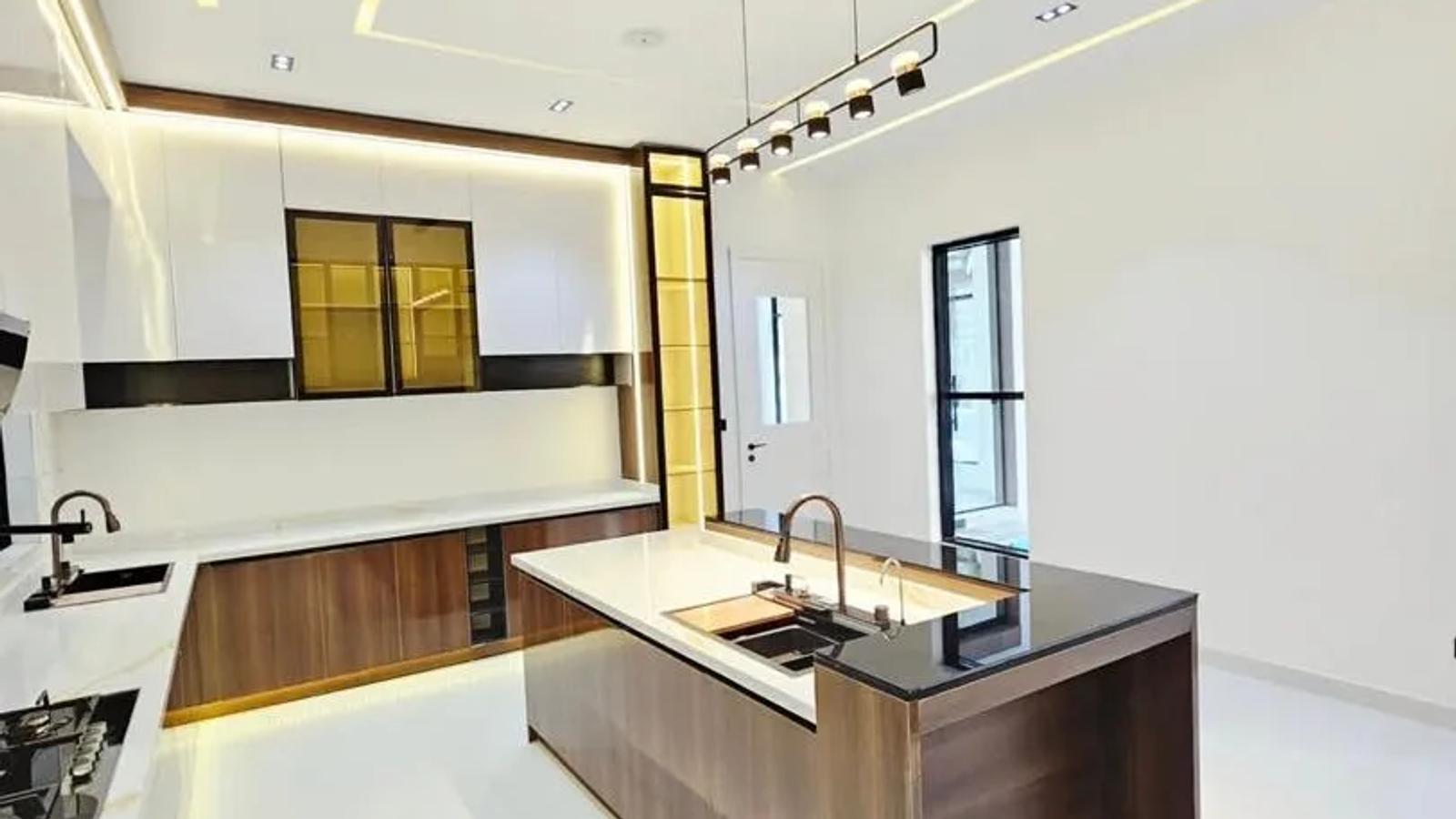 5 Bedroom Fully Detached Duplex