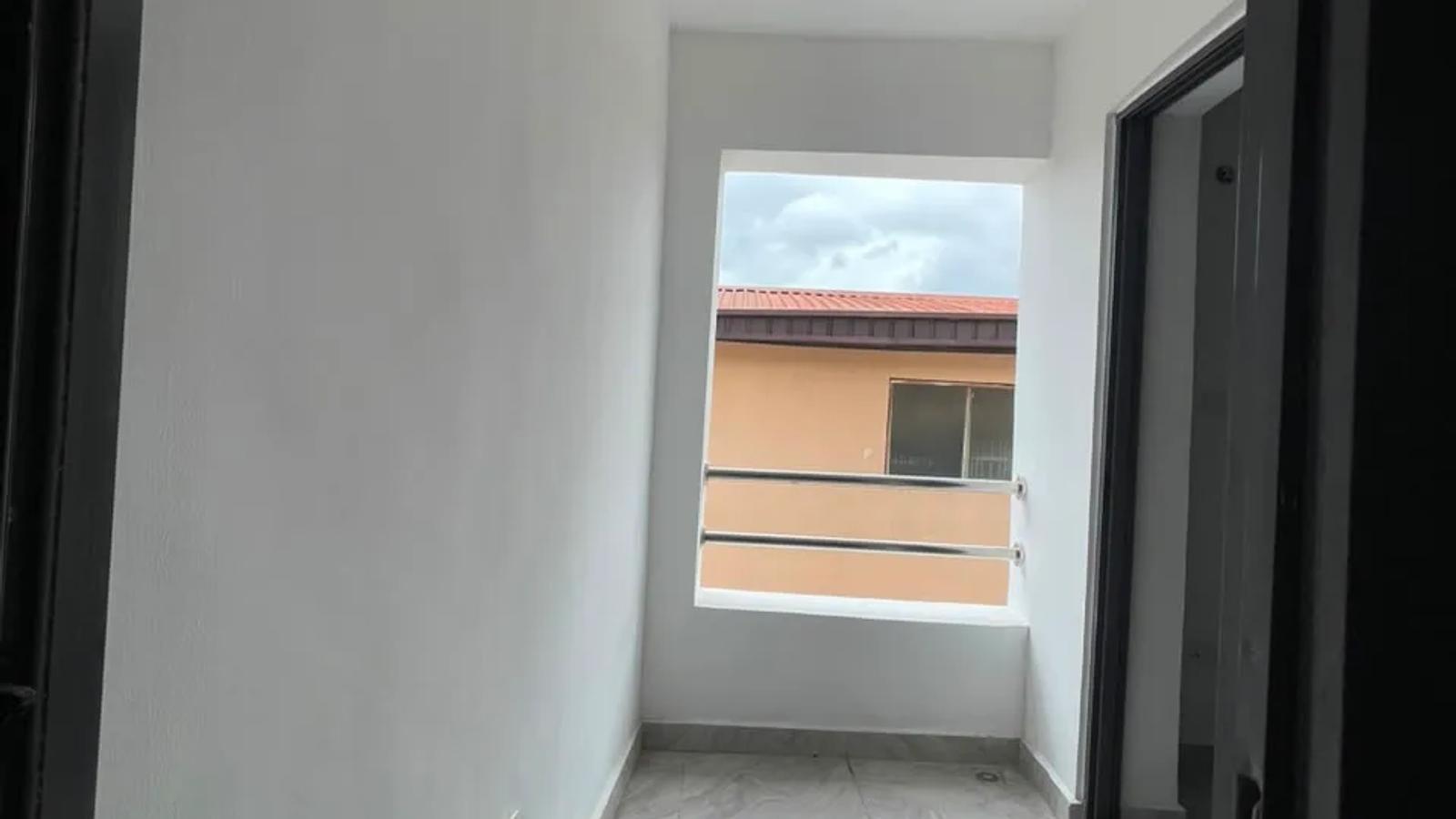 4 BEDROOM TERRACE WITH BQ