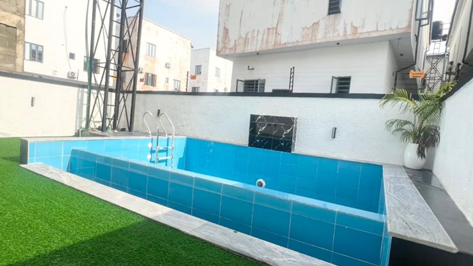 5 Bedroom Fully Detached Duplex