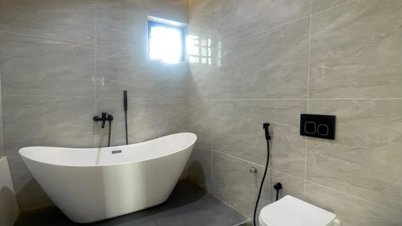 4 BEDROOM SEMI-DETACHED DUPLEX WITH BQ