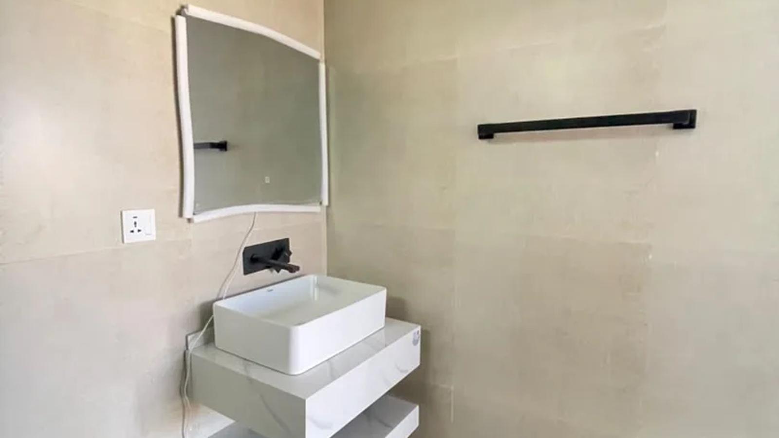 5 Bedroom Fully Detached Duplex