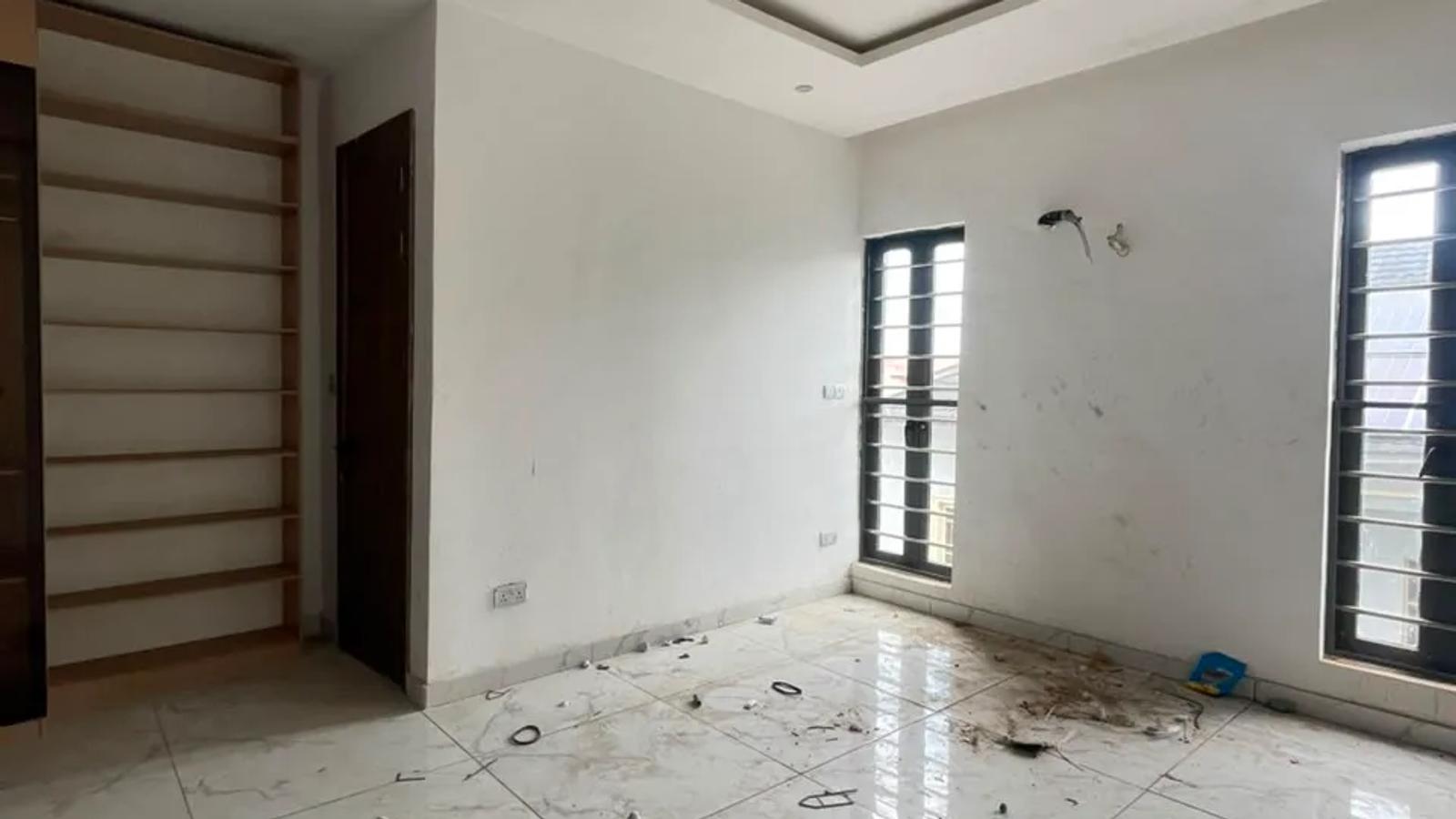 4 BEDROOM TERRACE WITH BQ